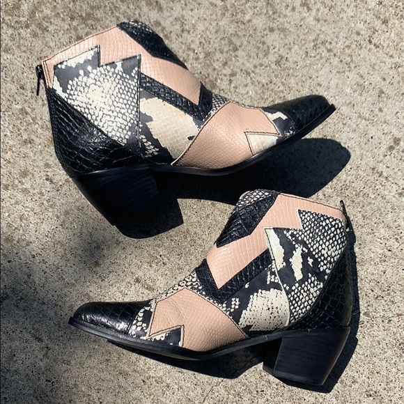 Matisse Shoes - AMUSE SOCIETY x Matisse Last call blush booties